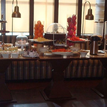 Hotel Royal Cliff Κανπούρ Εξωτερικό φωτογραφία