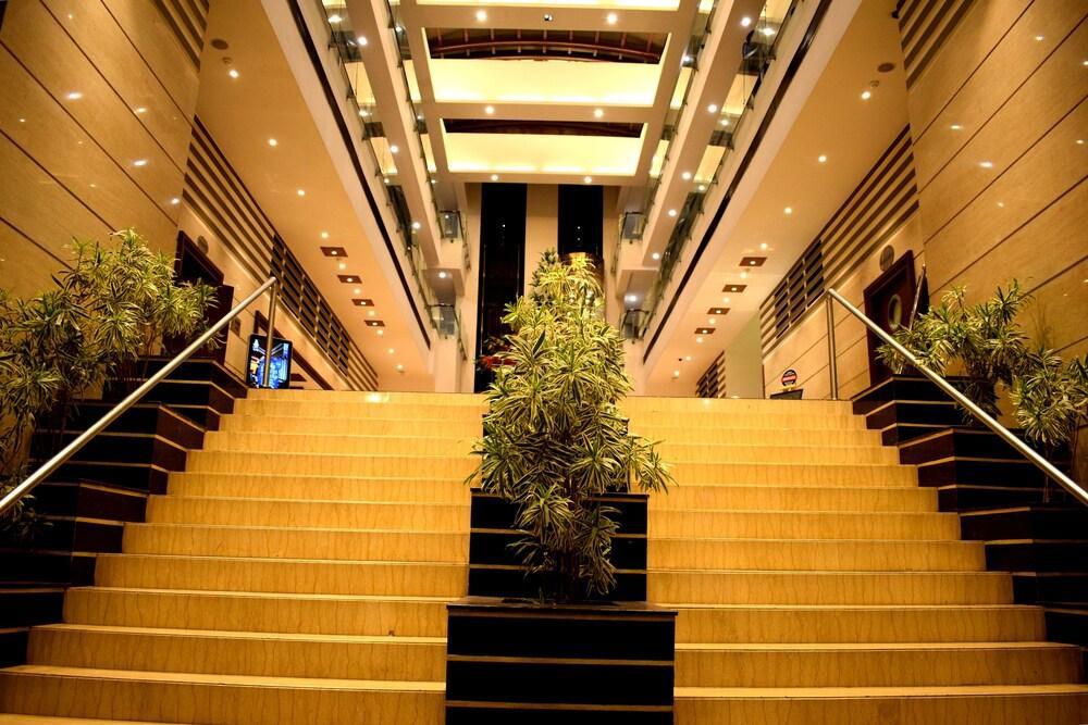 Hotel Royal Cliff Κανπούρ Εξωτερικό φωτογραφία