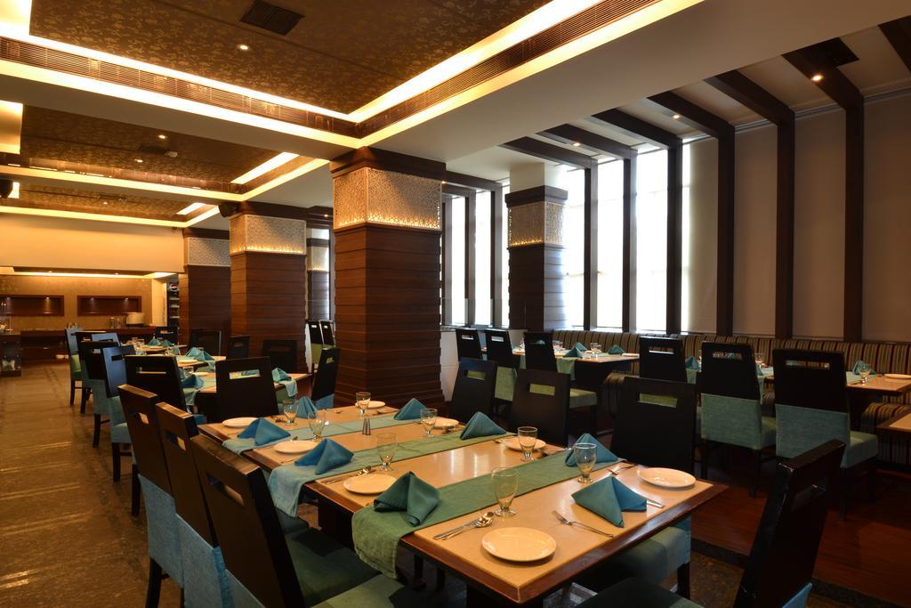 Hotel Royal Cliff Κανπούρ Εξωτερικό φωτογραφία