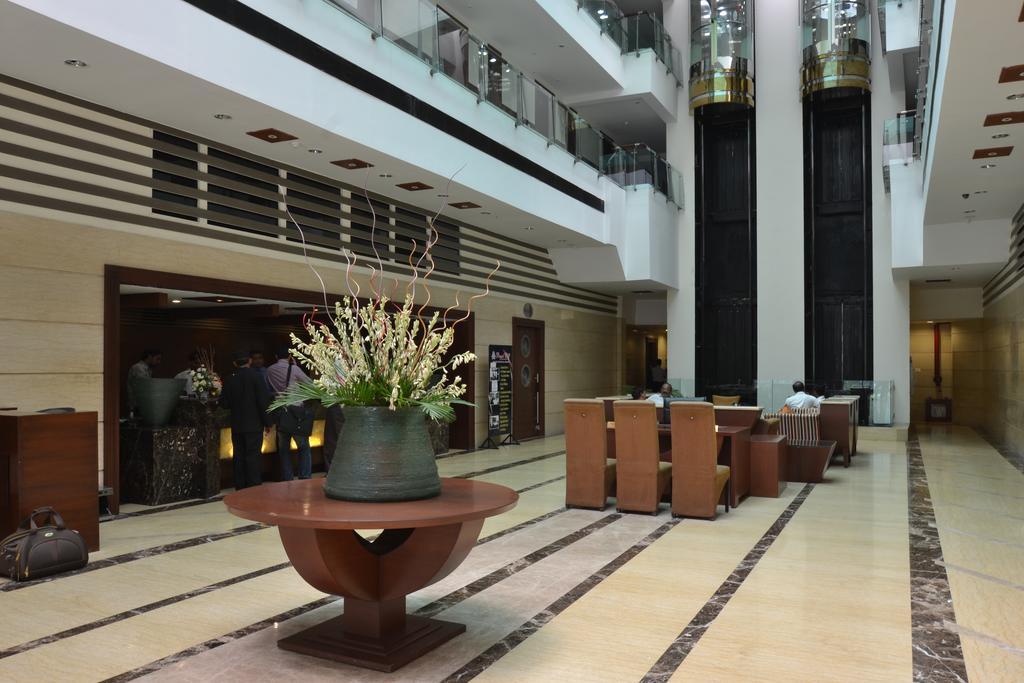 Hotel Royal Cliff Κανπούρ Εξωτερικό φωτογραφία