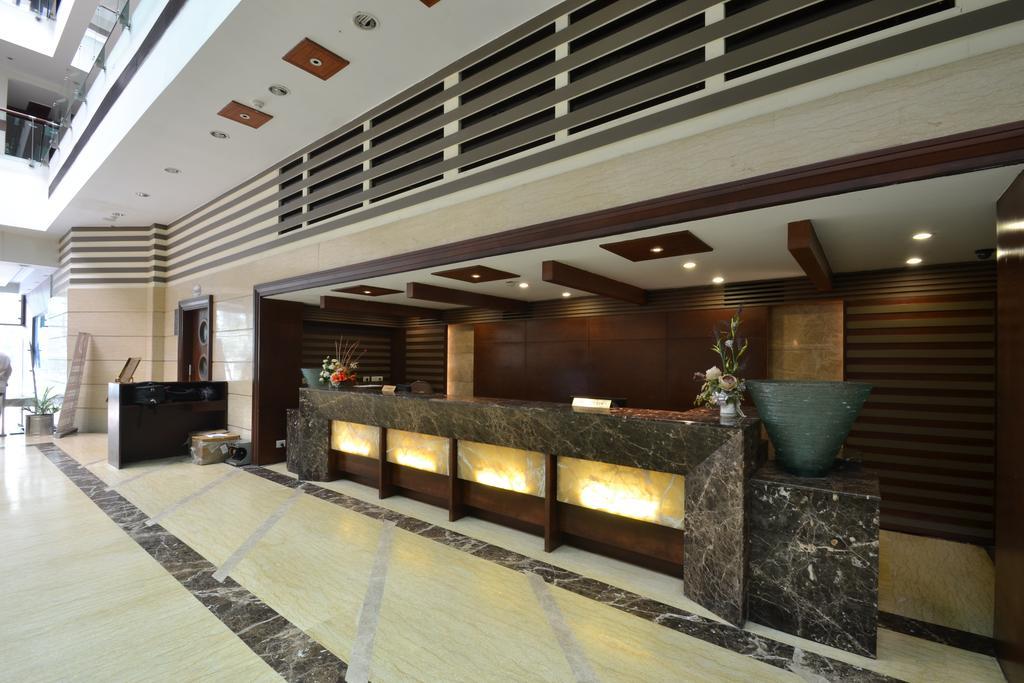 Hotel Royal Cliff Κανπούρ Εξωτερικό φωτογραφία