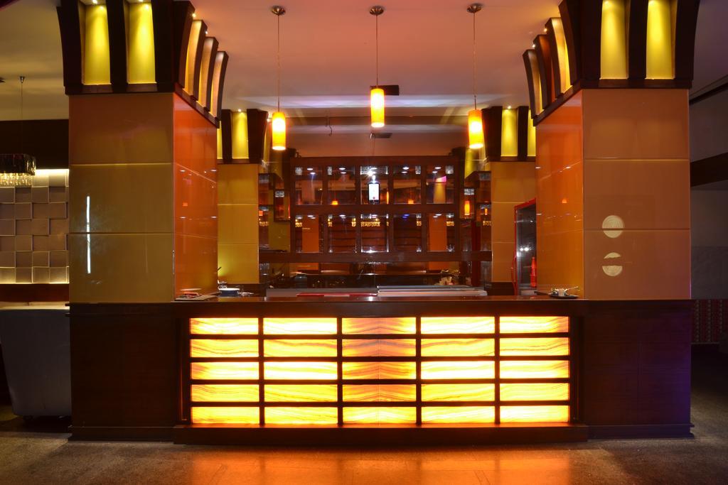 Hotel Royal Cliff Κανπούρ Εξωτερικό φωτογραφία