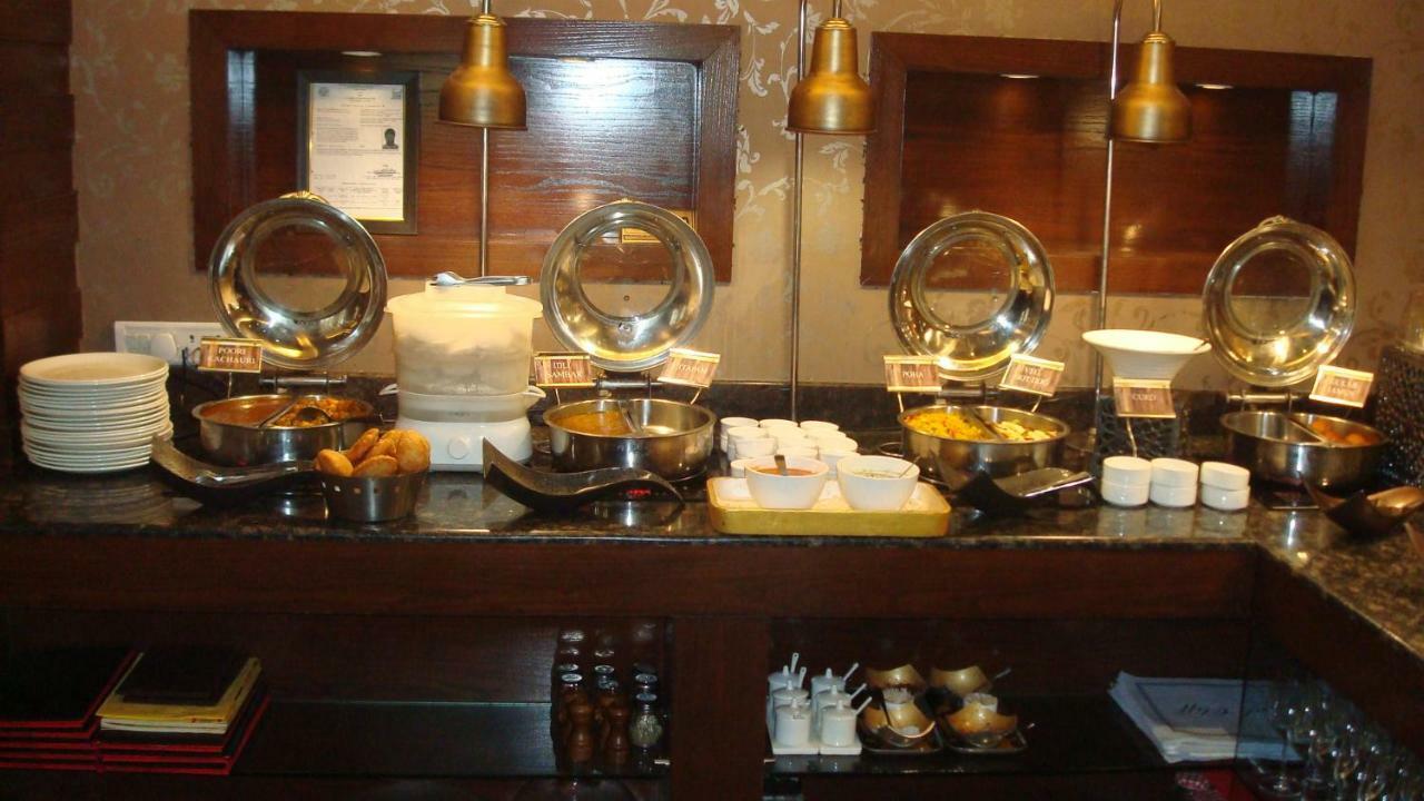 Hotel Royal Cliff Κανπούρ Εξωτερικό φωτογραφία
